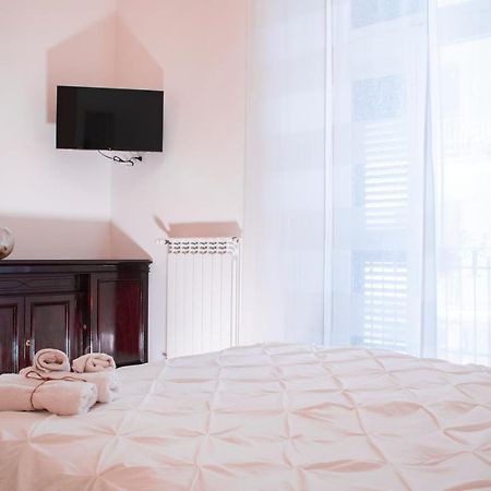 Luxury Bnb Pisacane Apartment Bari Luaran gambar