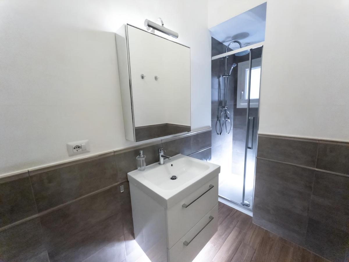 Luxury Bnb Pisacane Apartment Bari Luaran gambar